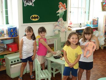 Sala de aula de Educação Infantil – Crianças levam para o imaginário o mundo real