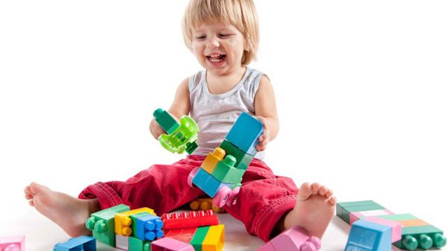 Brinquedos para diferentes etapas e idades do desenvolvimento infantil ...