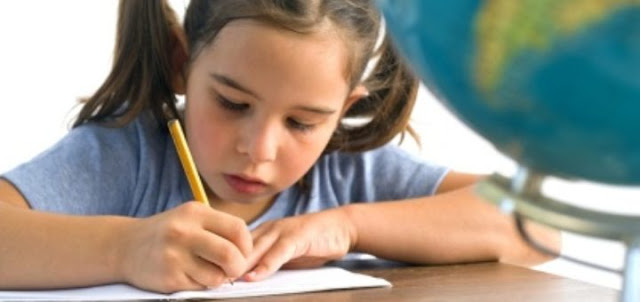 Ensino de letra cursiva na escola é discutido nos EUA e no Brasil