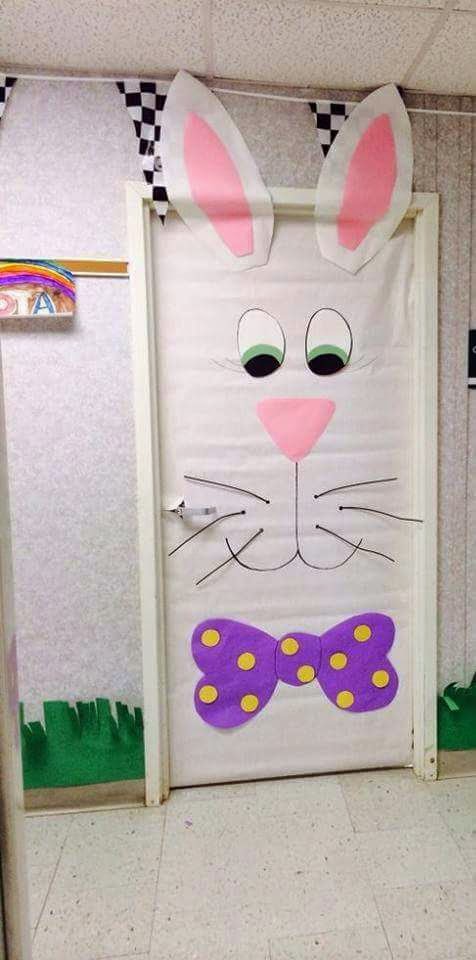 Decoração coelho de páscoa para a porta da sala de aula