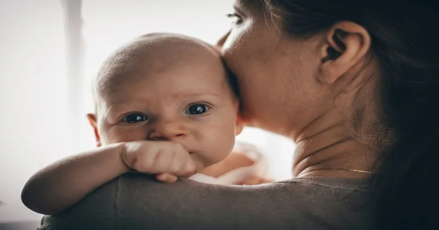 Senado faz enquete para ampliar licença-maternidade para 180 dias