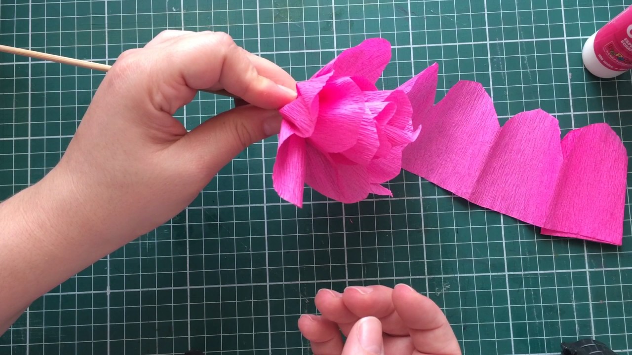 Ideias de Flores de papel crepom com passo a passo