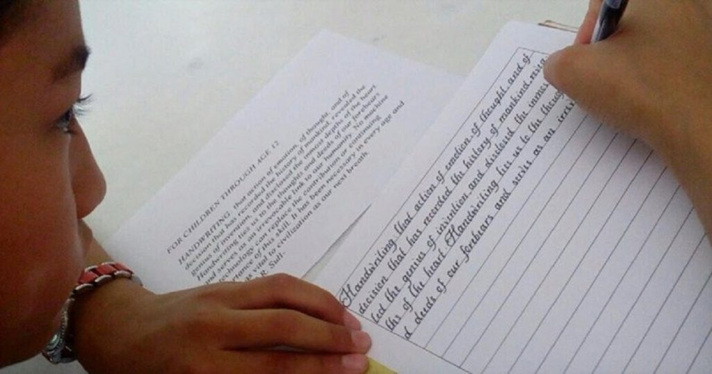 A letra que levou uma jovem de 14 anos a vencer prêmio de caligrafia