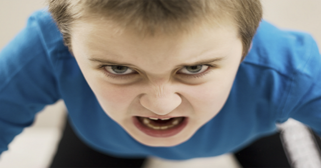 O que fazer quando as crianças estão com raiva?