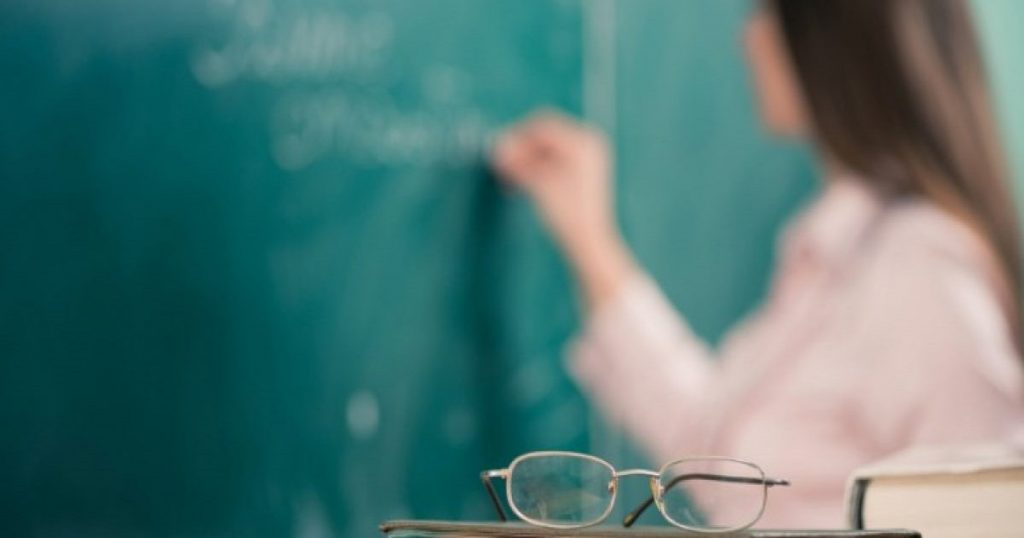 Piso salarial dos professores terá aumento de 6,81%