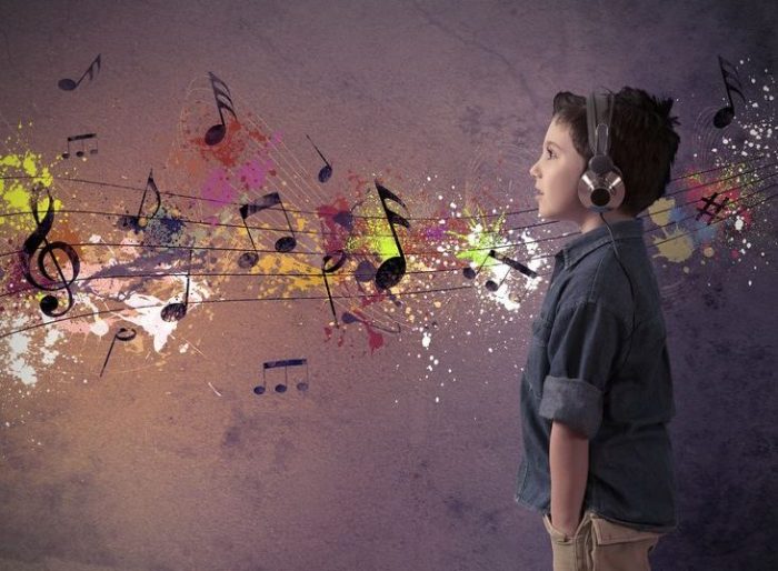 A Música é um estímulo incrível para o cérebro das crianças