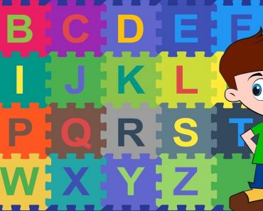Alfabeto Ilustrado sobre Brinquedos e Brincadeiras