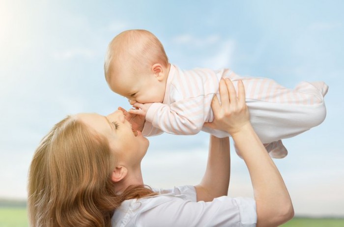 Dicas Montessori para famílias que acabaram de ter um bebê
