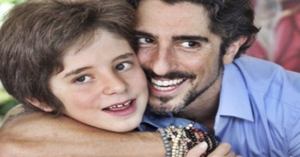 Marcos Mion emociona dançando em vídeo com seu filho autista