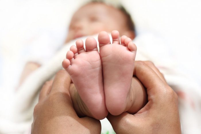 7 massagens para aliviar o desconforto do seu bebê
