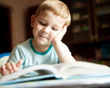 Por que as crianças não devem começar a ler e a escrever antes dos 6 anos?