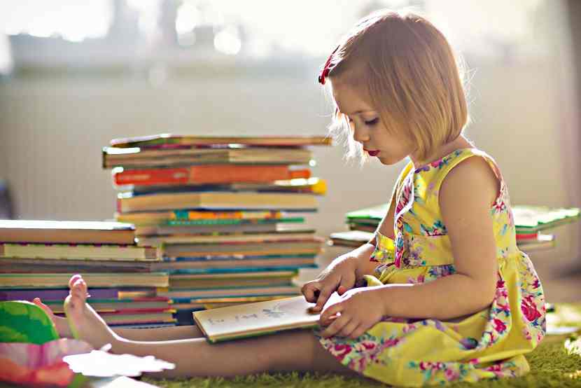 Qual é a idade mais apropriada para aprender a ler e escrever