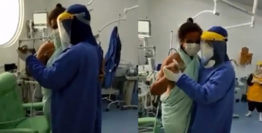 Médico dança com paciente que estava na UTI e melhorou [VÍDEO]