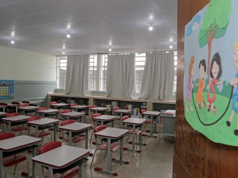 Ministério da Saúde estuda volta às aulas com refeições em sala de aula