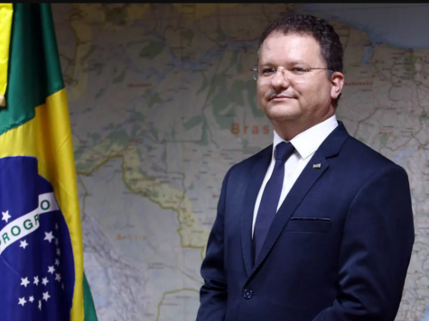 Governo federal exonera Carlos Nadalim e nomeia Fabio Gomes para secretaria de alfabetização