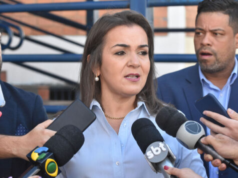 Prefeita de Campo Grande anuncia concurso para professor em 2023